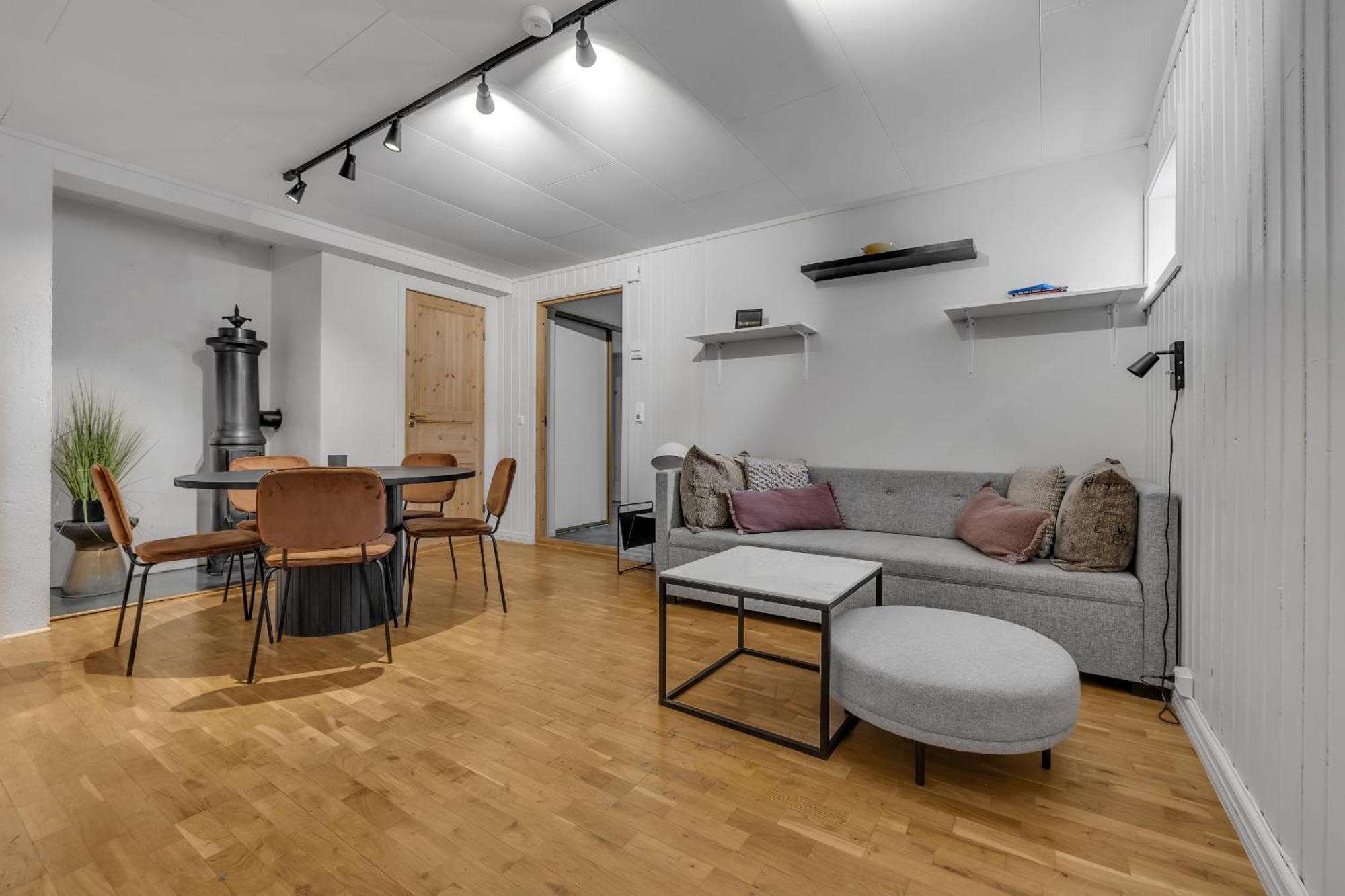 Central Large Modern House With A View Tromso Exterior photo